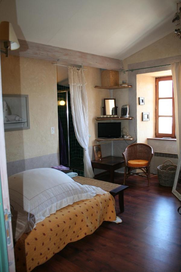 Chambre D'Hotes La Romarine Barnave Exterior photo