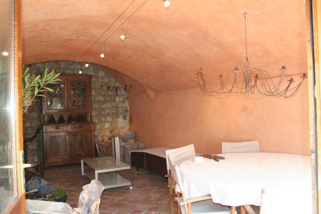 Chambre D'Hotes La Romarine Barnave Exterior photo